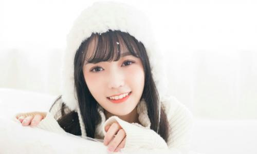 短发少妇十六性感居家写真图片第2张