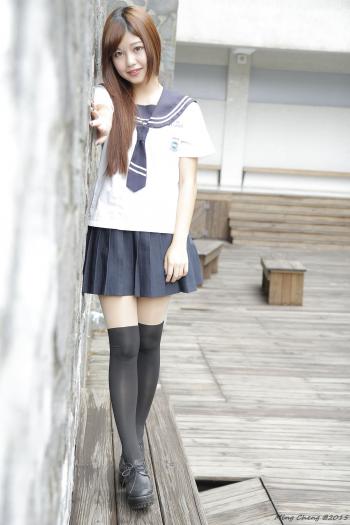 超像林志玲的美丽校花 甜美校服装写真第0张