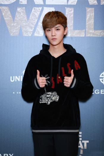 鹿晗GAON CHART 撒汗热舞 帅气西服迷倒千万粉丝第4张