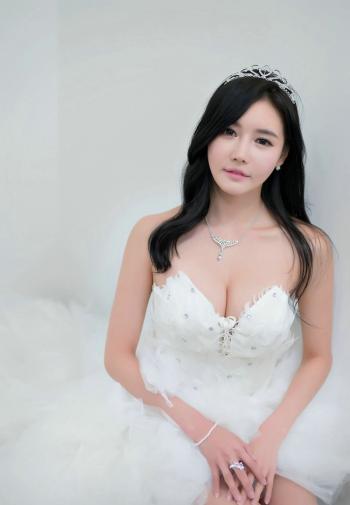 新娘婚纱人像艺术摄影写真精选图片（三）第3张