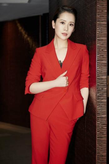 高清中国南京女演员海清清新美艳变身精灵唯美时尚写真第0张