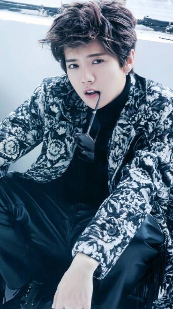 鹿晗GAON CHART 撒汗热舞 帅气西服迷倒千万粉丝第4张