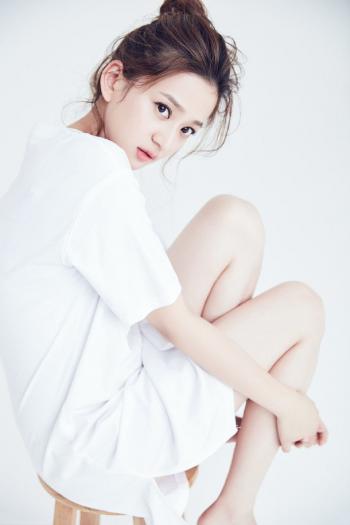 高清内陆美女明星唐本纯白诱惑私房照图片第0张