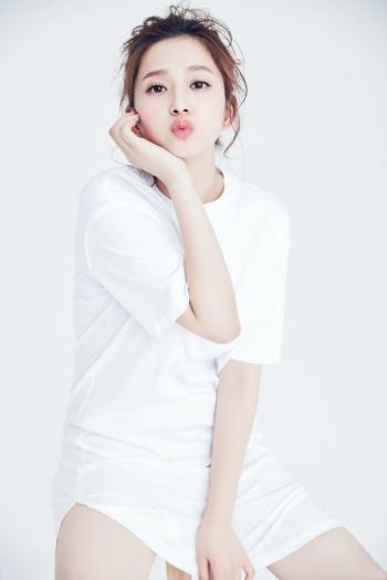 高清内陆美女明星唐本纯白诱惑私房照图片第2张