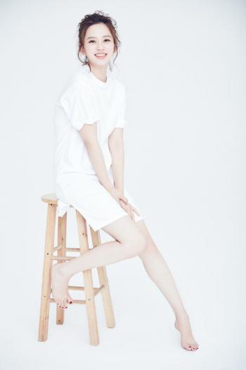 高清内陆美女明星唐本纯白诱惑私房照图片第5张