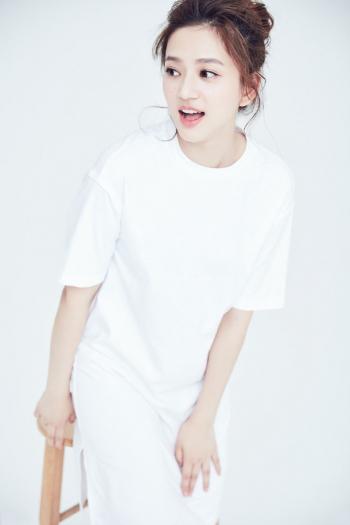 高清内陆美女明星唐本纯白诱惑私房照图片第6张