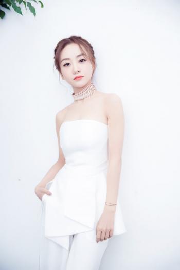 高清中国内地云南保山女演员杨蓉透视纱裙高清手机壁纸第3张