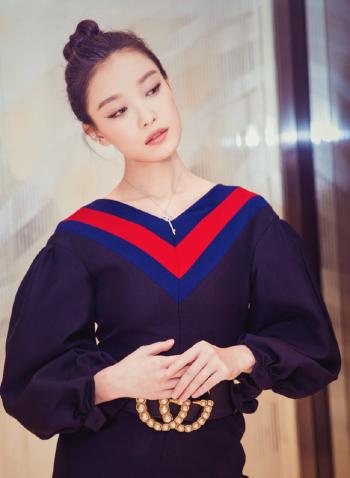 性感女星倪妮礼服行走在戛纳明艳动人第3张