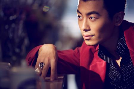中国大陆江苏省盐城男演员朱亚文微博电影之夜西装图片第3张