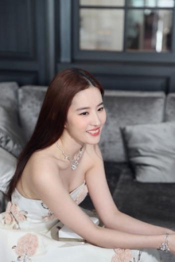 刘亦菲气质女神天仙写真图片第2张