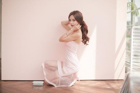 宅男女神夏小薇丰胸美腿无法抵挡诱惑图集第0张