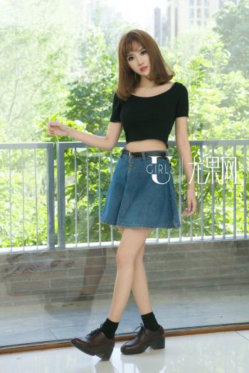 短发透视装美女性感高跟黑丝美腿诱人写真图片第0张