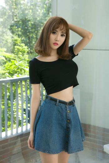 短发透视装美女性感高跟黑丝美腿诱人写真图片第3张