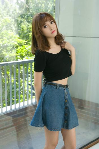 短发透视装美女性感高跟黑丝美腿诱人写真图片第4张