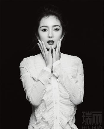 杨幂香肩冷艳动人封面写真第6张