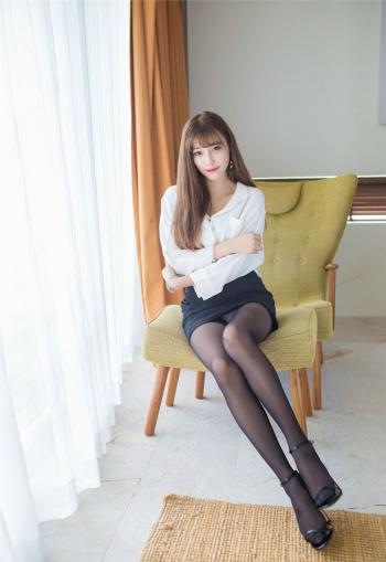 短发少妇十六性感居家写真图片第0张