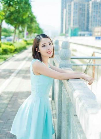 清纯美女短发夏日阳光清新室外写真第4张