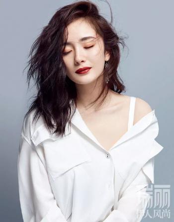 杨幂香肩冷艳动人封面写真第5张