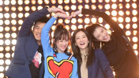谢娜模仿小彩旗 一秒钟变粉嫩仙女范 谢娜图片第4张