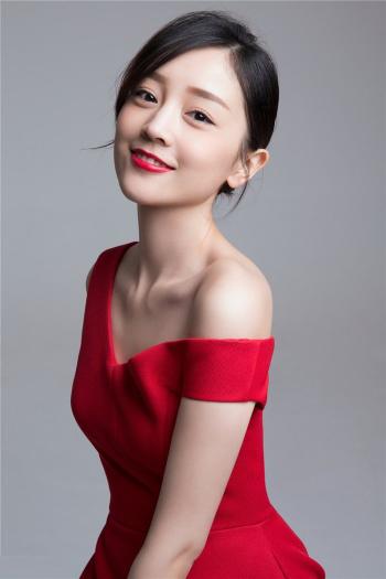 美女何花图片 _ 第(2)张