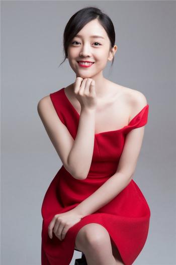 美女何花图片 _ 第(1)张