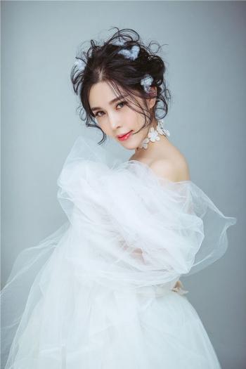 唯美梦幻亚洲美女婚纱摄影写真高清图片第1张