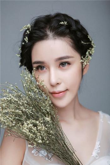 唯美梦幻亚洲美女婚纱摄影写真高清图片第3张