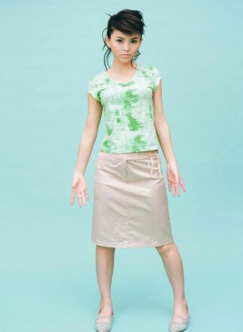 女星李湘李湘蕾丝裙唯美手机壁纸第5张