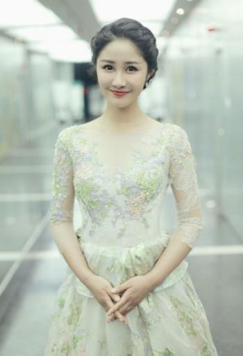 美女梁田图片 _ 第(10)张