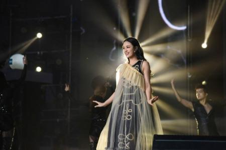 高清山东青岛美女李莎旻子甜美学院风写真图片第3张