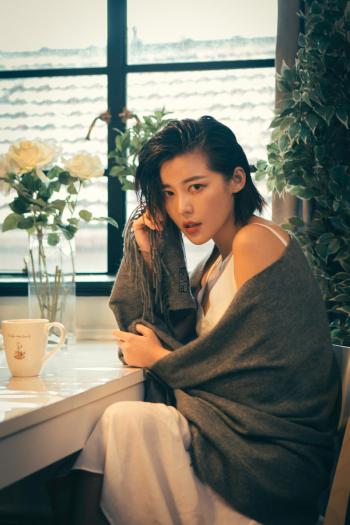 最流行表情包颓废伤感美性感私房照图片第0张