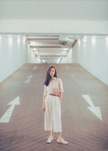 娱乐圈好姐妹杨颖angelababy和倪妮搞笑摄影图片第2张