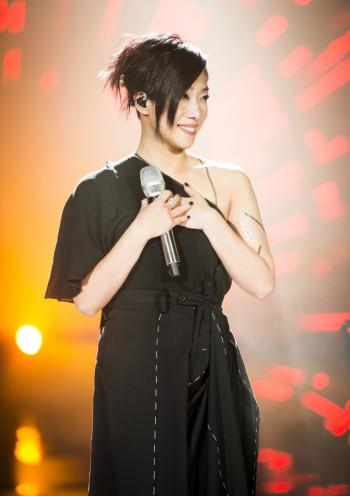 高清香港美女歌手林忆莲图片，林忆莲歌手2017图片第3张