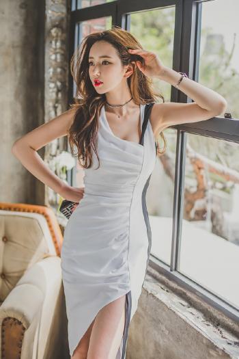 风情美女李妍静性感诱人美女图片第0张