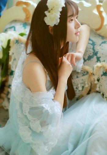 天台上不食人间烟火的城市孤独芭蕾舞女孩唯美艺术图片(二)第0张