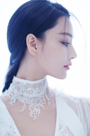 高清中国内地女演张馨予优雅气质性感写真图片桌面壁纸第5张