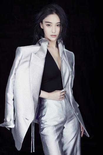 高清中国内地女演张馨予优雅气质性感写真图片桌面壁纸第0张