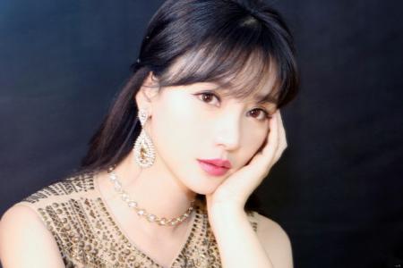 中国内地湖南衡阳女演员柳岩写真电脑桌面壁纸之网络美女第1张