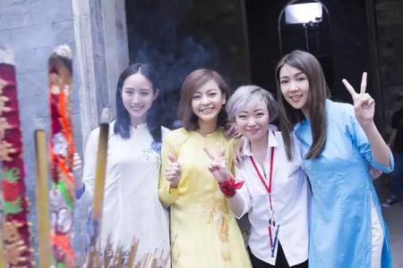 谭松韵胡冰卿闺蜜写真终曝光 萌系少女惹人爱第2张