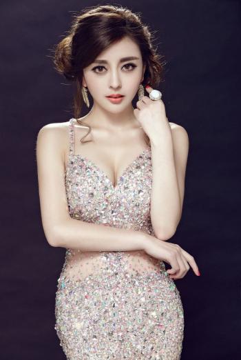 性感美女高兮妍抚媚诱惑迷人写真图片合集(二)第4张