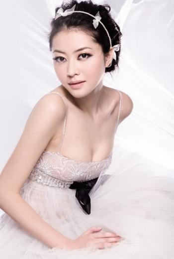 中国内地南京女演员熊黛林性感优雅写真图片第0张