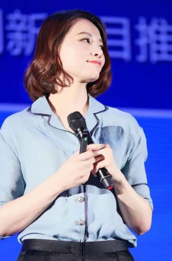 女星董卿第5张