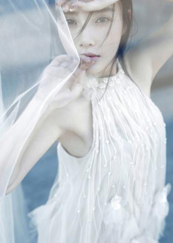 李小璐绝美靓丽写真惹火撩人第4张