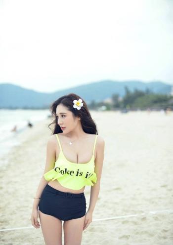 沙滩美女图片 _ 第(5)张