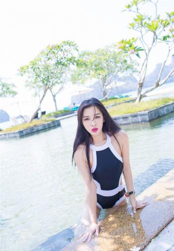 美女戴小唯性感诱惑高清壁纸第0张
