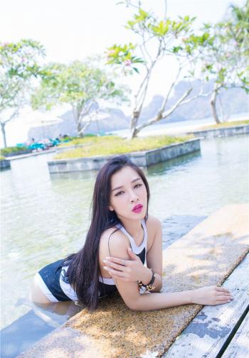 美女戴小唯性感诱惑高清壁纸第3张