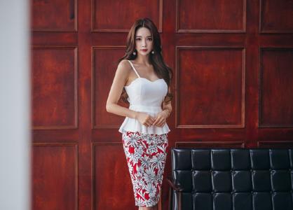 韩国美女卷发优雅女神性感美腿写真第6张