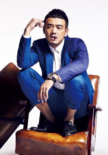 杨烁图片  杨烁与宠物狗写真图片第5张