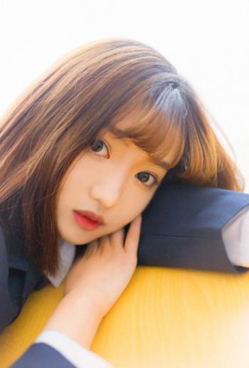 清纯阳光少女唯美气质短发校园写真第2张