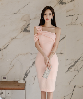 礼服美女图片 _ 第(9)张